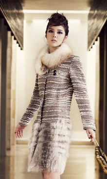 Park Si-Yeon.