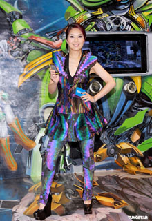 Miriam Yeung на тусовке Nokia.