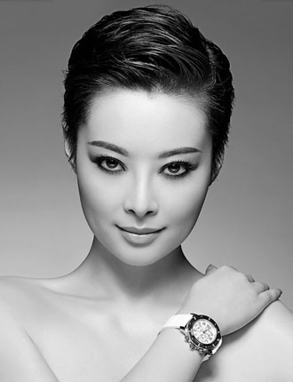 Черно-белая элегантность Yuan Li.