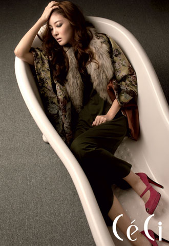 NS Yoon Ji в новом CeCi.