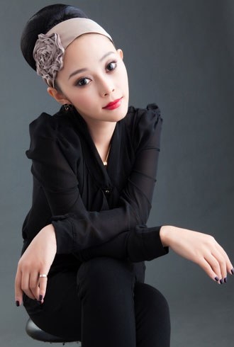 Элегантность Jiao Yang Hui.