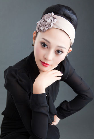 Элегантность Jiao Yang Hui.