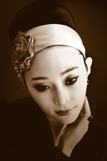 Элегантность Jiao Yang Hui.
