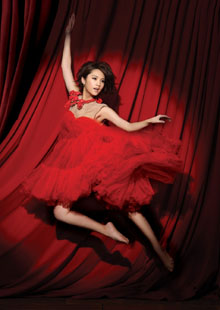 Новые танцы Rainie Yang.